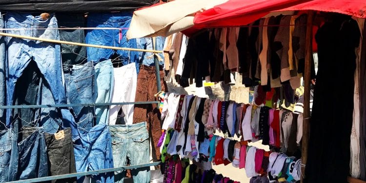 COMMERCE : Des trésors d’occasion dans les friperies