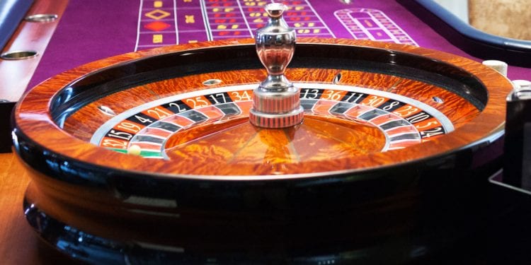 JEUX ET PARIS : Argent, plaisir, passion et hasard en salles