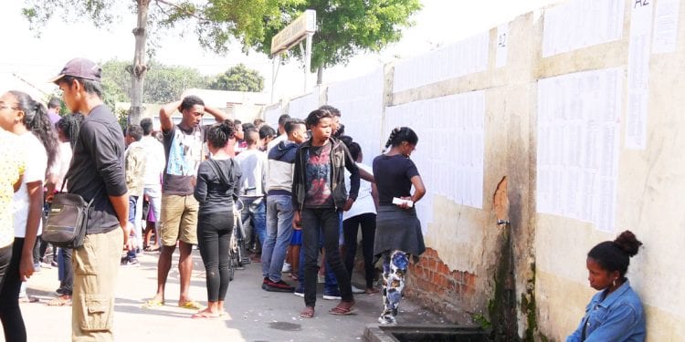 EXAMEN OFFICIEL : Résultats mitigés au baccalauréat