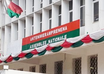 POLITIQUE D’AUSTÉRITÉ – Les 31 commissions à l’Assemblée nationale maintenues