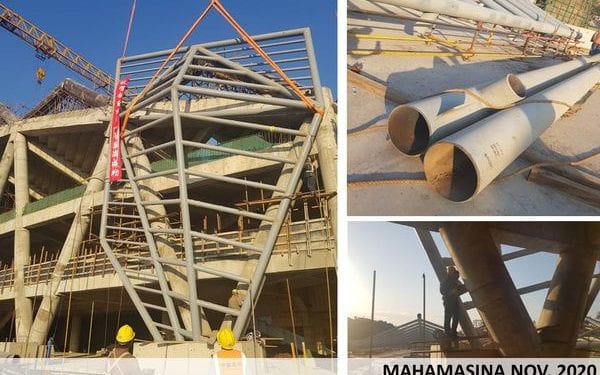 INFRASTRUCTURES – Début de la pose des décorations en métal extérieures du stade Barea