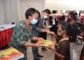 LECTURE – Des livres de contes malgaches et coréens offerts à 23 écoles primaires publiques