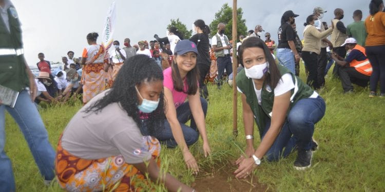 8 MARS – Reboisement de bambou pour démarrer la célébration officielle de la Journée internationale des femmes