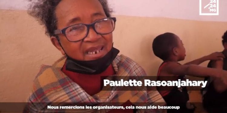 AIDES SOCIALES – A table avec les bénéficiaires de la cantine « Kaly Tsinjo » d’Ankorondrano Andrefana