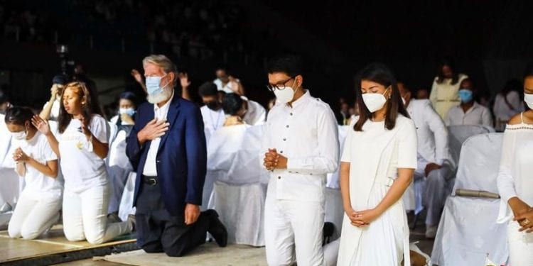 MANIFESTATIONS – Andry Rajoelina, au concert évangélique de Mahamasina, dit avoir prié « pour vaincre les forces de l’obscurité »