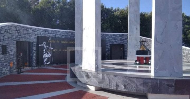FUNERAILLES NATIONALES – L’Amiral Didier Ratsiraka rejoint au Mausolée d’Avaratr’Ambohitsaina Jean Ralaimongo, Joël Rakotomalala, Guy Sibon et des combattants nationalistes de 1947
