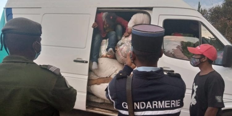CIRCULATION – Un fourgon mis en fourrière pour avoir illicitement transporté cinq passagers en provenance d’Antananarivo