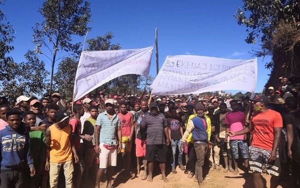 ALAOTRA MANGORO – Au moins quatre blessés dans des affrontements entre éléments des forces de l’ordre et mineurs dans une carrière à Andilana, au Nord d’Amparafaravola