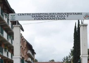 ENQUÊTE – Le corps du médecin du CHU Tambohobe décédé au lendemain de sa vaccination transféré à Antananarivo pour être autopsié