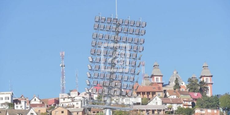 ENERGIE – Le stade de Mahamasina alimenté en électricité par la centrale de Mandroseza