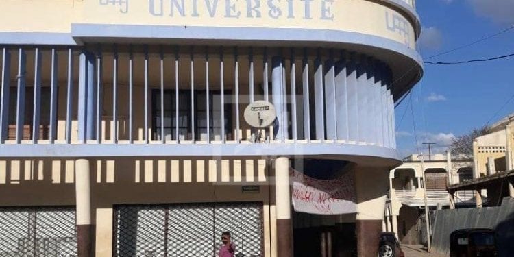 ENSEIGNEMENT SUPERIEUR – Des universités ont dû s’endetter auprès des banques pour payer le salaire de leur personnel administratif et technique