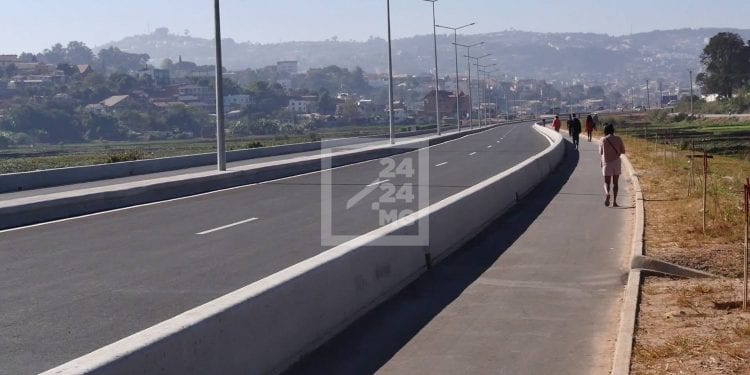 INFRASTRUCTURES – Le président de la République annonce l’inauguration de la rocade Est – Nord-Est avant le 26 Juin, il dit avoir obtenu la validation du financement de ce projet lors d’une visite officielle à Paris en 2012