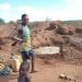 ENVIRONNEMENT – Madagascar envisage de réduire de 18 tonnes à 6 tonnes la quantité de mercure utilisé dans le secteur de l&rsquo;exploitation aurifère artisanale et à petite échelle