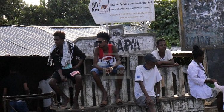 MANIFESTATIONS – Sept manifestants arrêtées pour « rébellion » et 11 éléments des forces de l&rsquo;ordre blessés à Andapa dans des affrontements entre les deux parties, selon la gendarmerie