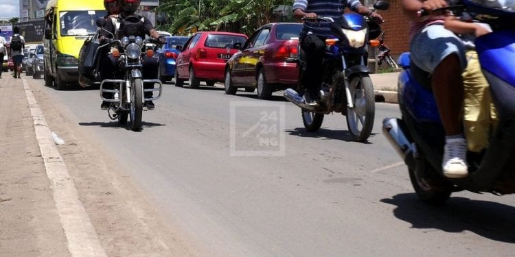 TRANSPORT – Naina Andriantsitohaina affirme craindre que l&rsquo;autorisation des taxi-motos parmi les moyens de transport public urbain ne crée le chaos dans la ville