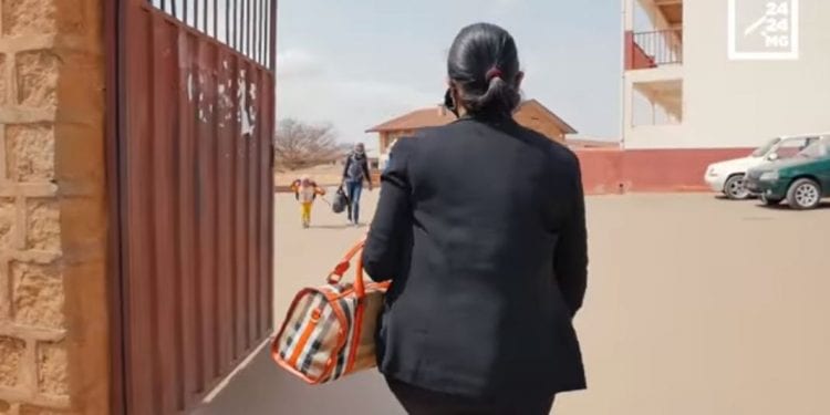 EDUCATION – Hary Miantsa Elvynah Razafindranaivo ou l’amour, la passion et la vocation d’une prof