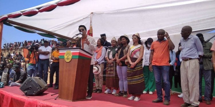 FINANCEMENT – Le président de la République annonce qu&rsquo;une grande partie de l&rsquo;allocation du FMI sera affectée à la construction du pipeline qui partira de Tolagnaro pour approvisionner Ambovombe ainsi qu&rsquo;à la réhabilitation de la route Ihosy – Betroka