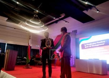 RECONNAISSANCE – Andry Rajoelina reçoit le trophée du « champion de la planification familiale »