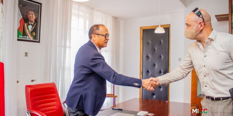 CONSOMMATION – Le ministre du Développement industriel, du commerce et de la consommation négocie le maintien du prix du gaz domestique avec Vitogaz