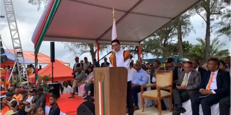 ADMINISTRATION DU TERRITOIRE – Andry Rajoelina promet le développement des régions respectives de Vatovavy et de Fitovinany avec la scission en deux de l&rsquo;ancien Vatovavy-Fitovinany