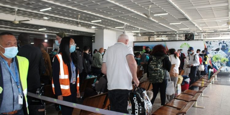 REOUVERTURE DES FRONTIERES – Le ministère des Transports et de la météorologie prévoit à nouveau de faire payer le prix des tests PCR à l&rsquo;aéroport