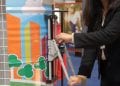 SOLUTION – Ecocity, le tonneau écologique compacteur de bouteilles en plastique.