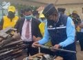 INSECURITE – La Gendarmerie nationale remet au comité d’organisation plus de 400 armes à feu collectées durant le mois d’amnistie