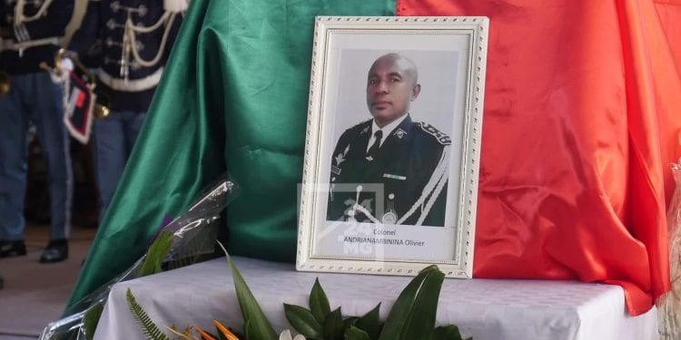RECONNAISSANCE – Le colonel Olivier Andrianambinina élevé au grade de commandeur de l’Ordre national à titre posthume