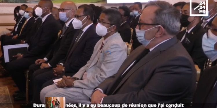 TRANSPORT – Andry Rajoelina impliqué personnellement dans la renégociation du contrat avec Ravinala Airports.