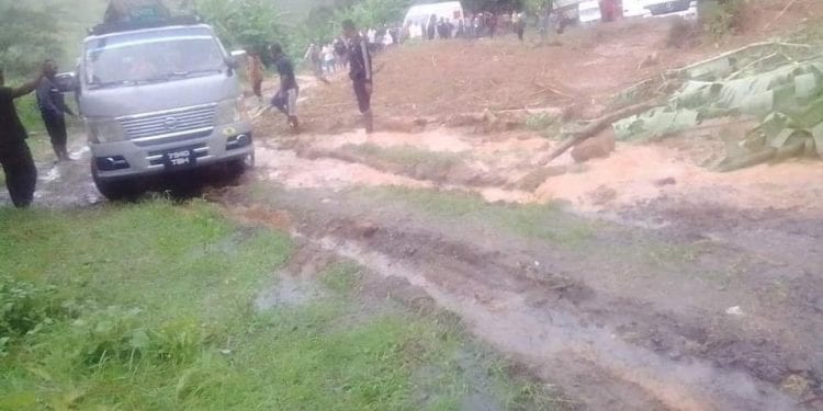INTEMPERIES – La RN2 coupée à la circulation au niveau de Mandraka et de Moramanga après les pluies incessantes de la nuit du samedi à dimanche