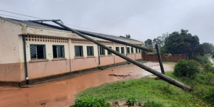 EDUCATION – Au moins 9.000 élèves privés de cours pour cause de dégâts sur les salles de classe après le passage du cyclone Batsirai, selon le BNGRC