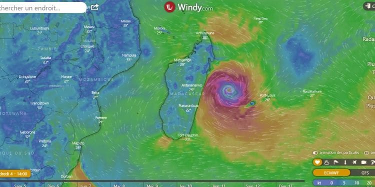 Suivez l&rsquo;évolution du cyclone tropical intense Batsirai.