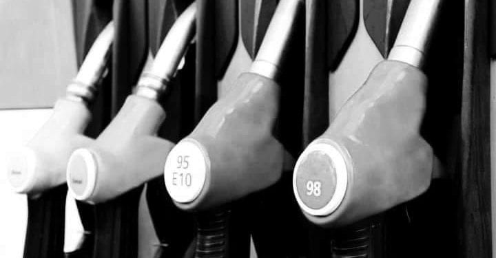 CARBURANT – L’écart entre le prix à la pompe et le prix réel du carburant estimé à 600 ariary au mois de Mars selon l’OMH, pas de hausse du prix à la pompe dans l’immédiat, les négociations entre l’Etat et les pétroliers se poursuivent