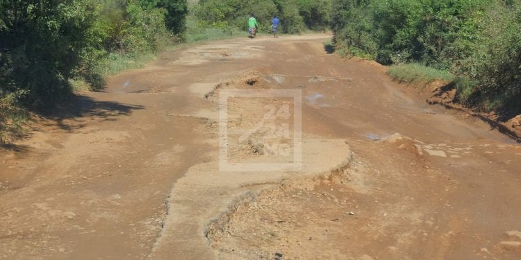 RN13 – Le ministère des Travaux publics annonce le début des travaux de réhabilitation du tronçon Tolagnaro – Ambovombe de la RN13 en Juin 2022 après réception des avis de non-objection de la Banque européenne d’investissement (BEI), les travaux confiés à Colas