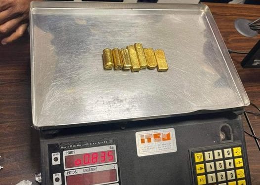 AEROPORT INTERNATIONAL – Un étranger arrêté à Ivato avec des lingots d’or et des pierres précieuses dissimulées dans le rectum