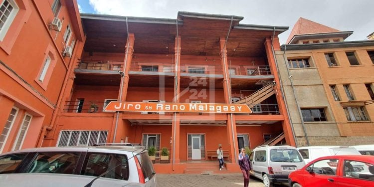 CARBURANT – La Jirama s’approvisionne auprès des stations-services dans quelques sites faute de moyens financiers et remet sur la table son projet d’importation directe de fuel