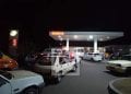 CARBURANT – Les stations services prises d’assaut ce jeudi par crainte de la hausse des prix vendredi