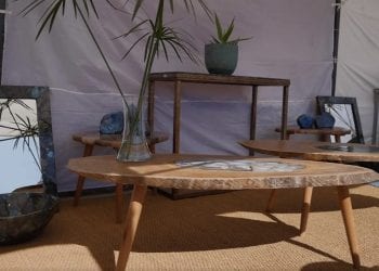DECO – Quand le bois s’allie avec la pierre pour créer du mobilier hors du commun.