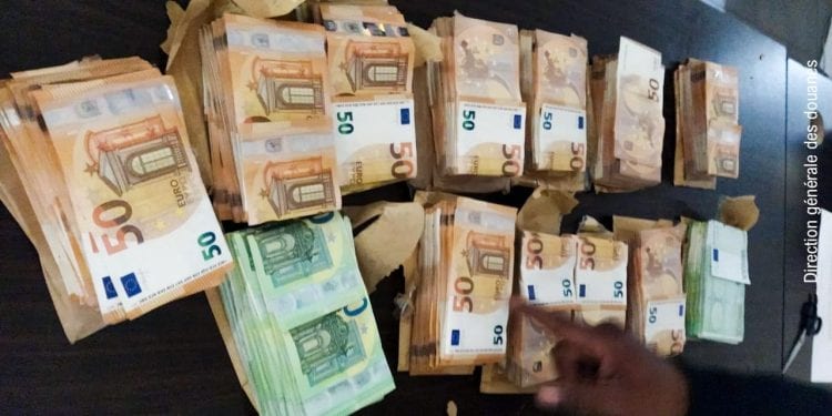 TRAFIC DE DEVISE – Une passagère à destination de France interceptée avec 136.000 euros à l’aéroport d’Ivato