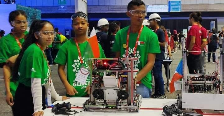 FIRST GLOBAL CHALLENGE – L’équipe nationale malgache rentre du Mondial de la robotique avec deux awards, et classé dans le top 10 dans la New technology experience challenge