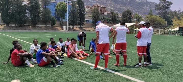 FOOTBALL – Romuald « Rôrô » Rakotondrabe regroupe les Barea A’ en vue de composer son équipe pour le CHAN 2023.