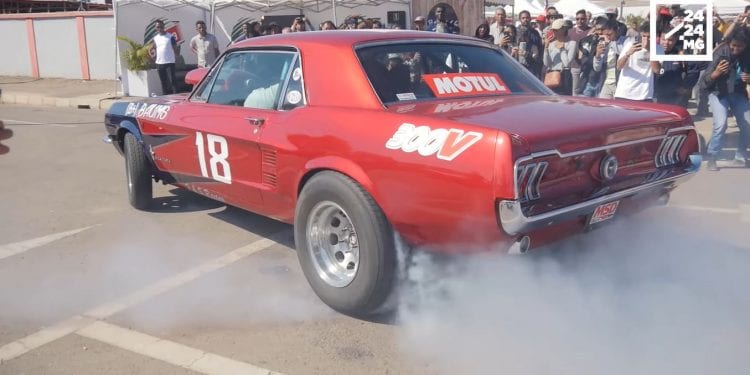 AUTO – Le show de Nathan Baumann et de sa Ford Mustang GT de 1967