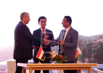 INFRASTRUCTURES – Les tarifs du péage de l&rsquo;autoroute Antananarivo-Toamasina devraient être de 15.000 ariary au plus pour les voitures légères et de 20.000 ariary au maximum pour les camions, le coût de la construction devrait être amorti au bout de 15 ans, selon le ministre des Travaux publics