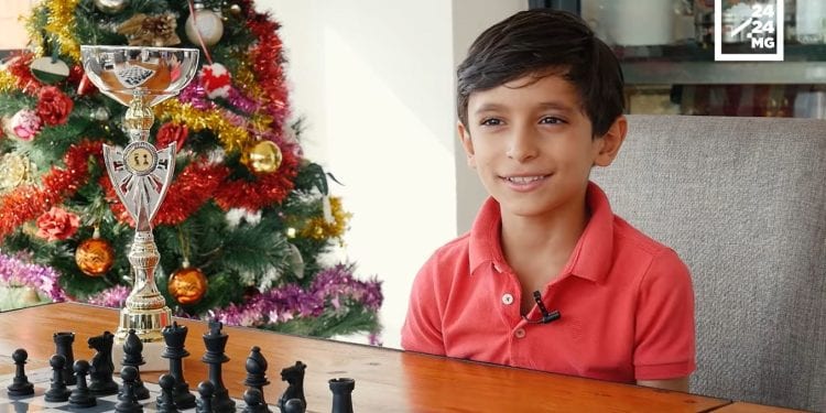 JEU DE SOCIETE – Elyas Cattiau, un jeune prodige du jeu d&rsquo;échecs