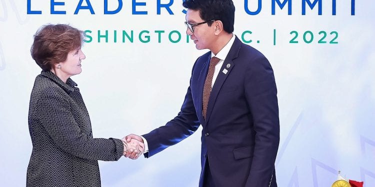 FINANCEMENT – La présidence de la République rapporte les félicitations de la CEO du Millenium Challenge Corporation pour ses notes aux critères de sélection du programme
