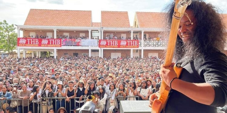 ENSEIGNEMENT – Un nouveau bâtiment composé de neuf salles de classes inauguré à l&rsquo;Alliance française d&rsquo;Antananarivo pour clôturer la célébration du 75eme anniversaire. 