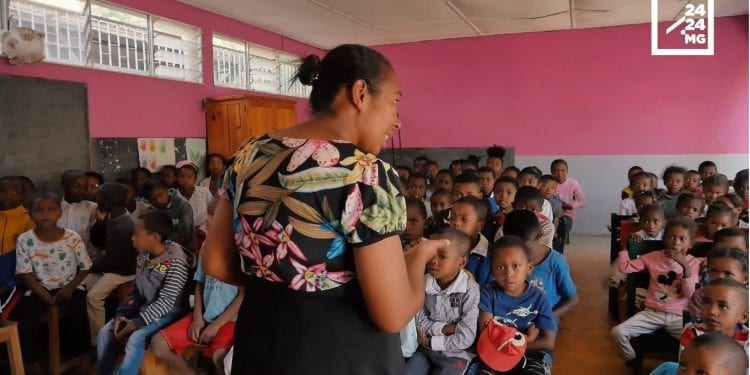 HUMANITAIRE – A l’école des enfants de rue avec l’association Avotraina