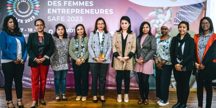 ENTREPRENEURIAT – Le savoir-faire féminin en démonstration et valorisé durant l’édition internationale du Salon des femmes entrepreneures