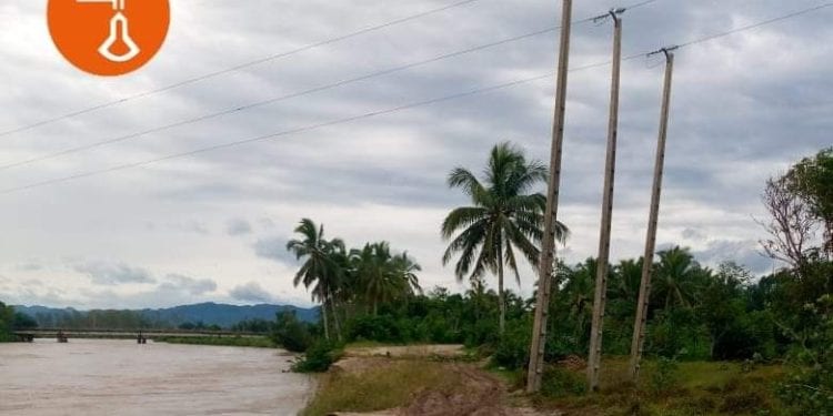 Trois pylones de haute tension de la Jirama menacés d’écroulement suite à la montée des eaux à Maroantsetra