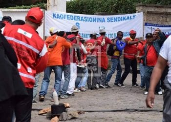 SECTEUR PRIVÉ – Les partenaires sociaux s’accordent sur une hausse de 10 % du salaire pour 2023 et demandent à l’Etat de combler le gap afin de maintenir le salaire minimum à 250.000 ariary